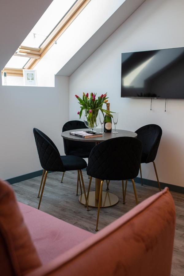 M8 Stylish One-Bedroom Apartment Kaunas Dış mekan fotoğraf